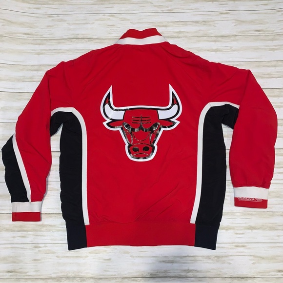 🔴SOLD🔴Mitchell & Ness Chicago Bulls Red button up Jacket Sz L 🏀🔥 - Picture 4 of 8